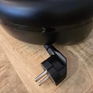 Przewód zasilający schowany w obudowie Thermomix TM7